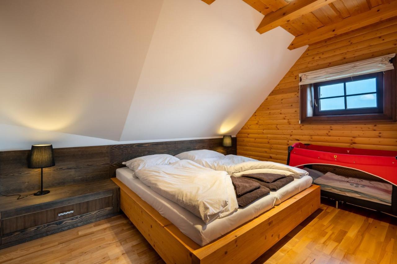 Wellness Drevenica Zuberec, 3 Apartmany, 2 Studia, Tatranske Stity Z Terasy Exterior foto