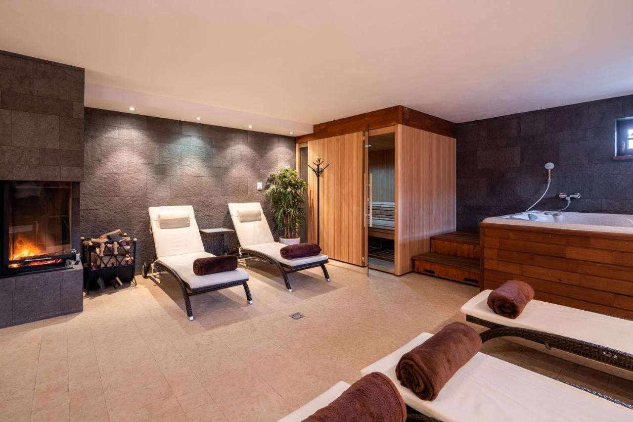 Wellness Drevenica Zuberec, 3 Apartmany, 2 Studia, Tatranske Stity Z Terasy Exterior foto
