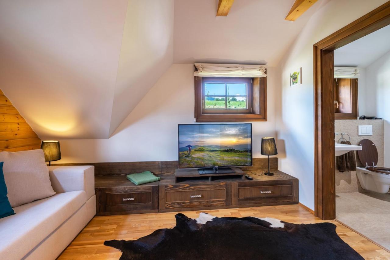 Wellness Drevenica Zuberec, 3 Apartmany, 2 Studia, Tatranske Stity Z Terasy Exterior foto